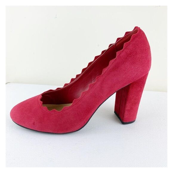 Crown Vintage Red Suede Pumps Scalloped Edges - Picture 2 of 16